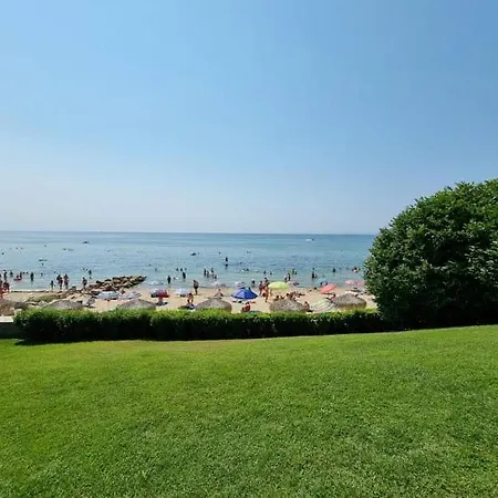Apartament къща на брега на морето влас, Garden Of Eden