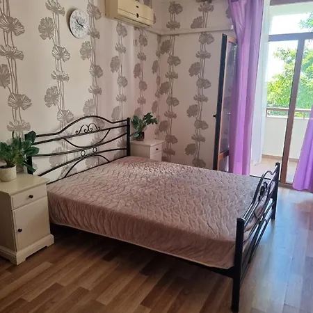 Apartament къща на брега на морето влас, Garden Of Eden