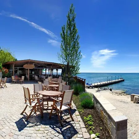 къща на брега на морето влас, Garden Of Eden Apartament *